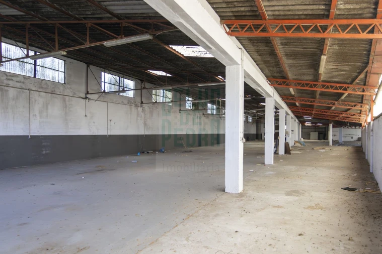 Loja para Venda em Penamaior Foto 4