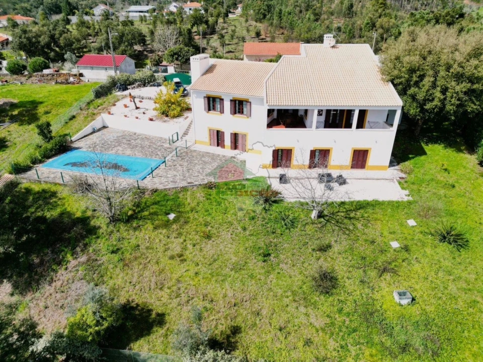 Moradia T4 para Venda em Sertã Foto 1