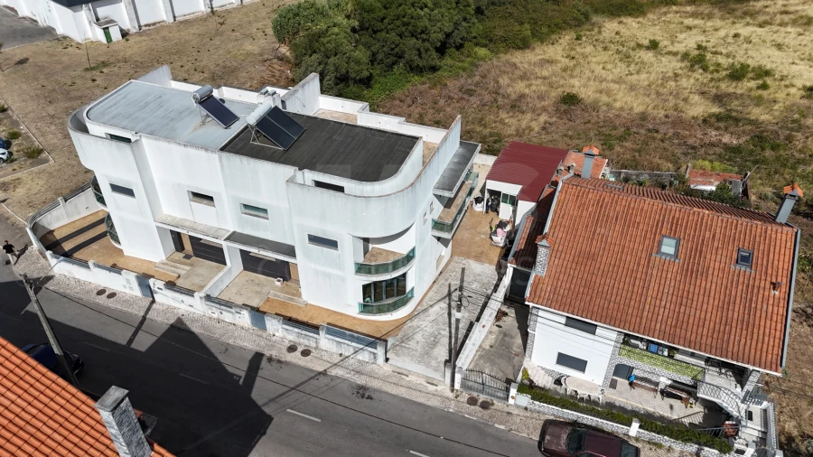 Moradia T3 para Venda em Pontinha e Famões Foto 11