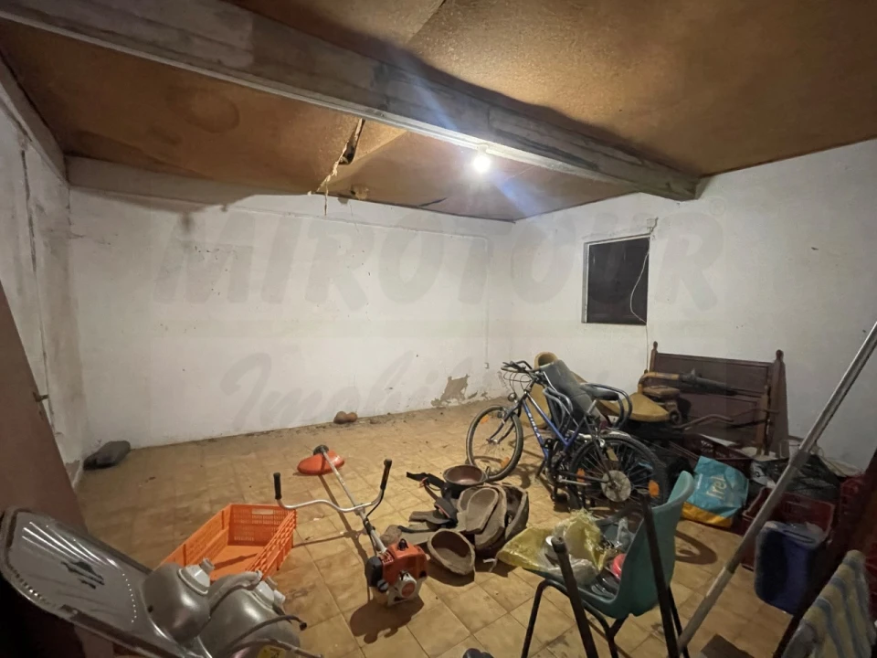 Quinta T3 para Venda em Abela Foto 33