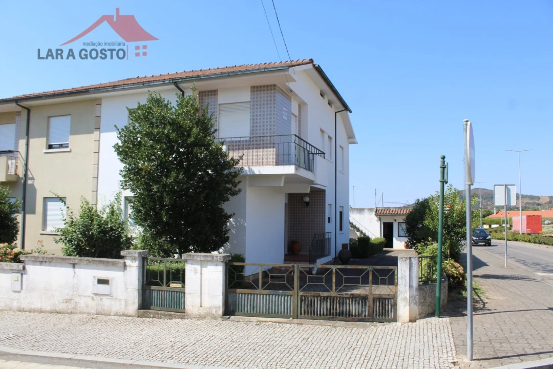 Moradia T4 para Venda em Macedo de Cavaleiros Foto 1
