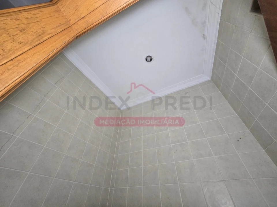 Prédio para Venda em Guarda Foto 6