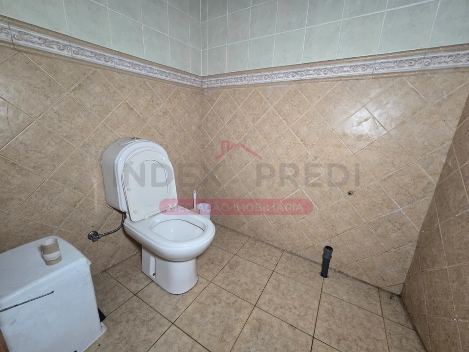 Prédio para Venda em Guarda Foto 8