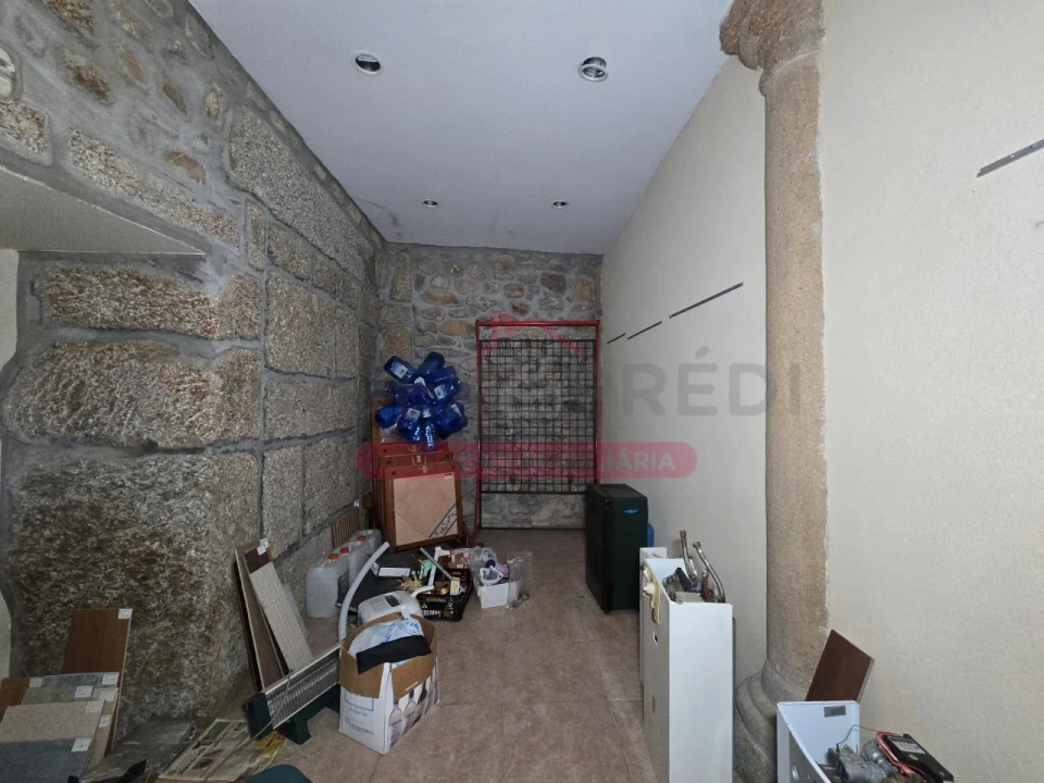 Prédio para Venda em Guarda Foto 11