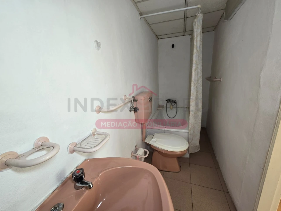 Prédio para Venda em Guarda Foto 25