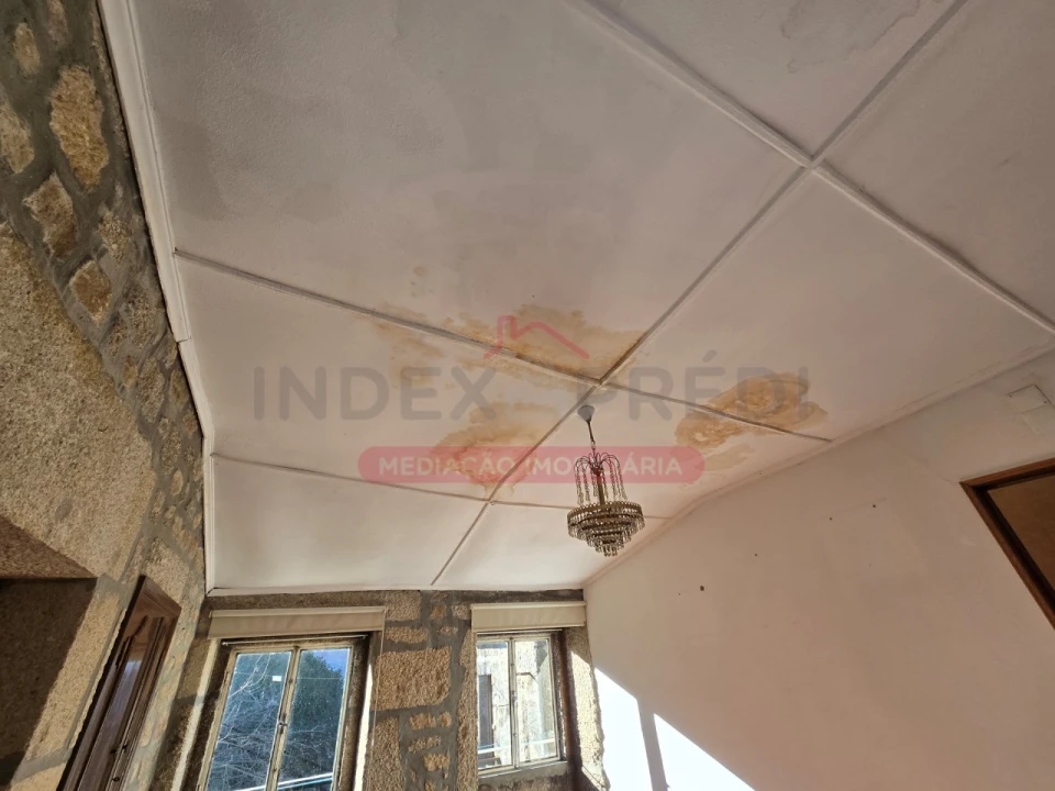 Prédio para Venda em Guarda Foto 32