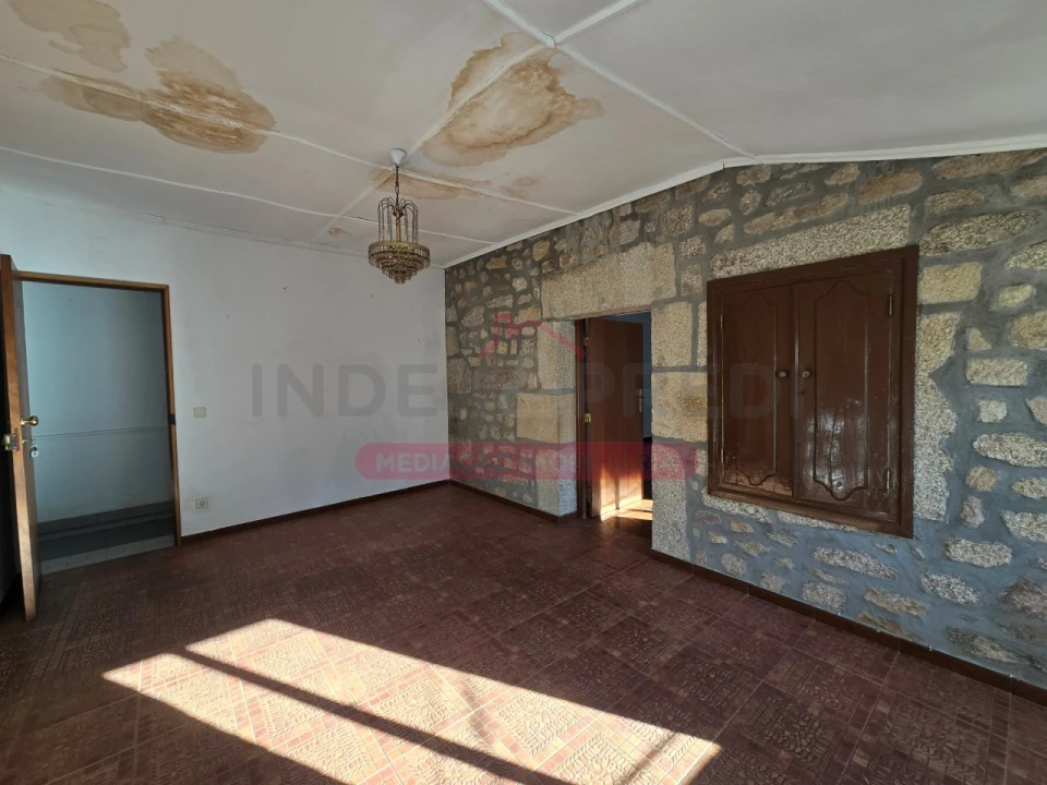 Prédio para Venda em Guarda Foto 36