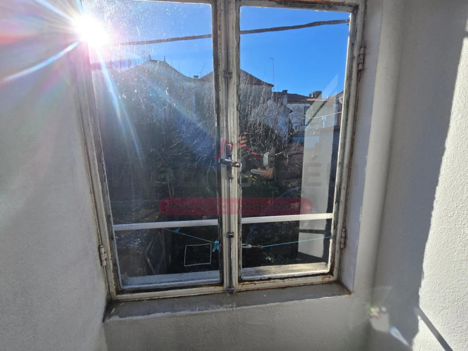 Prédio para Venda em Guarda Foto 41