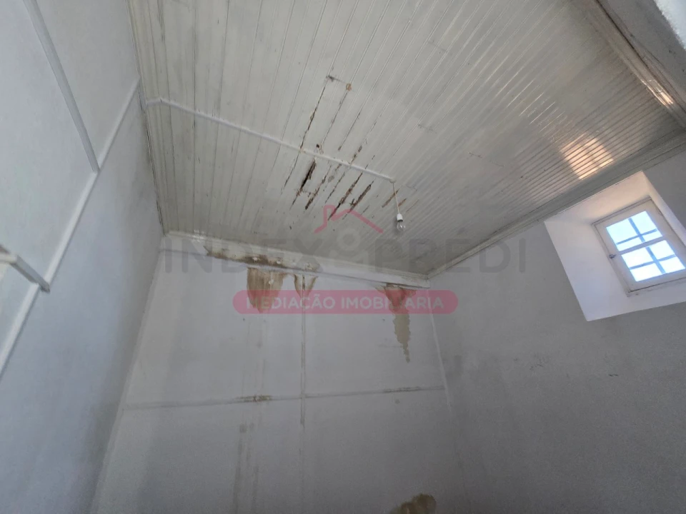 Prédio para Venda em Guarda Foto 54