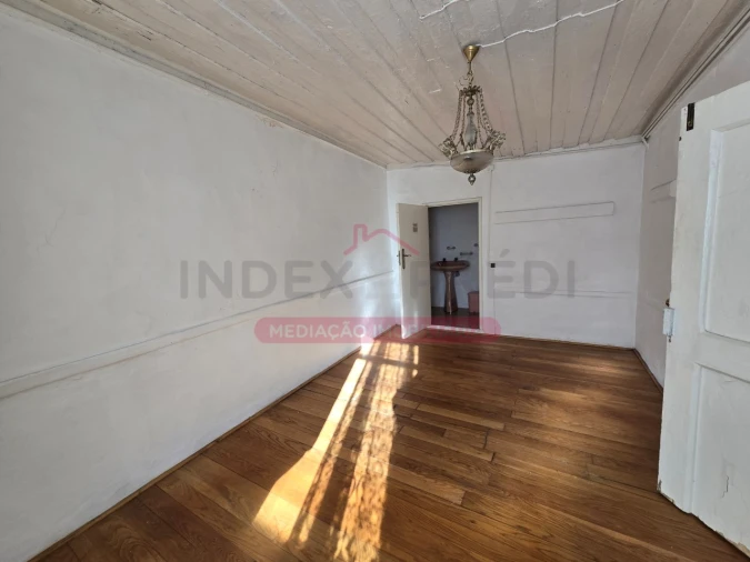 Prédio para Venda em Guarda Foto 23