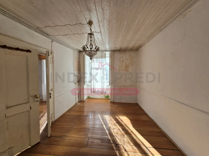 Prédio para Venda em Guarda Foto 55