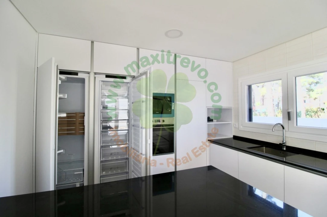 Moradia T4 para Venda em Charneca de Caparica e Sobreda Foto 4