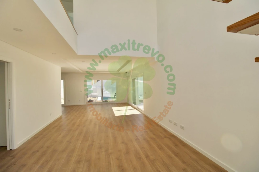 Moradia T4 para Venda em Charneca de Caparica e Sobreda Foto 10