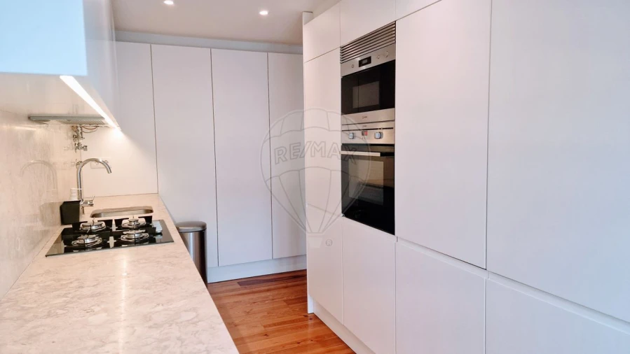 Apartamento T2 para Arrendamento em Arroios Foto 9