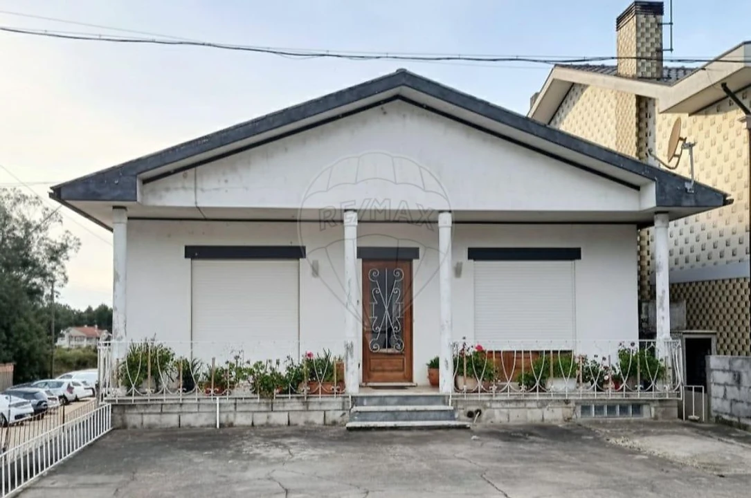 Moradia T3 para Venda em Branca Foto 18