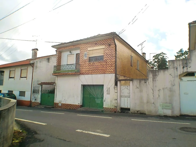 Moradia T4 para Venda em Argoncilhe