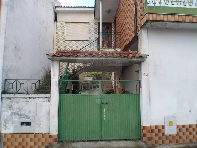 Moradia T4 para Venda em Argoncilhe Foto 8