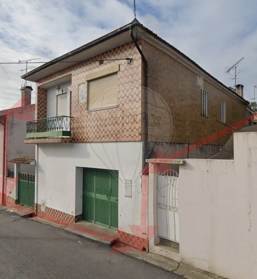 Moradia T4 para Venda em Argoncilhe Foto 2