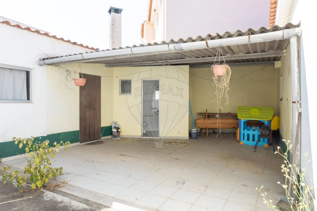 Moradia T3 para Venda em Vila Nova da Rainha Foto 28