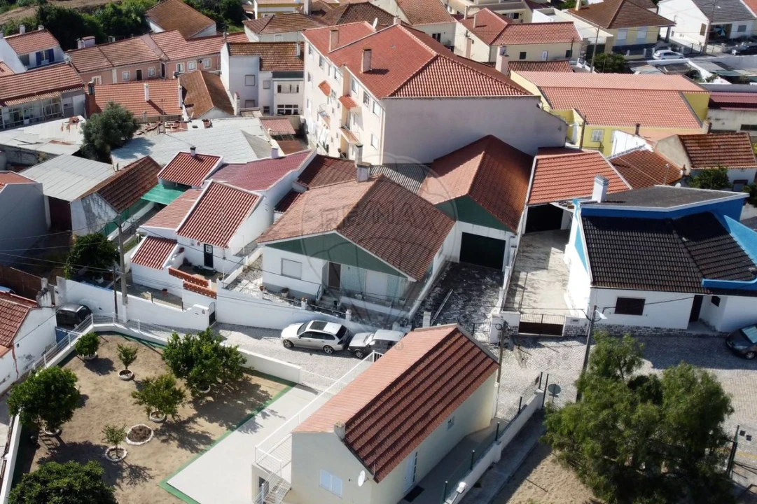 Moradia T3 para Venda em Vila Nova da Rainha Foto 44