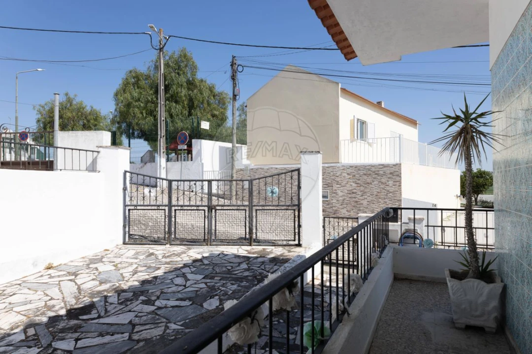 Moradia T3 para Venda em Vila Nova da Rainha Foto 39