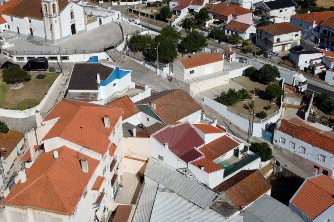 Moradia T3 para Venda em Vila Nova da Rainha Foto 49