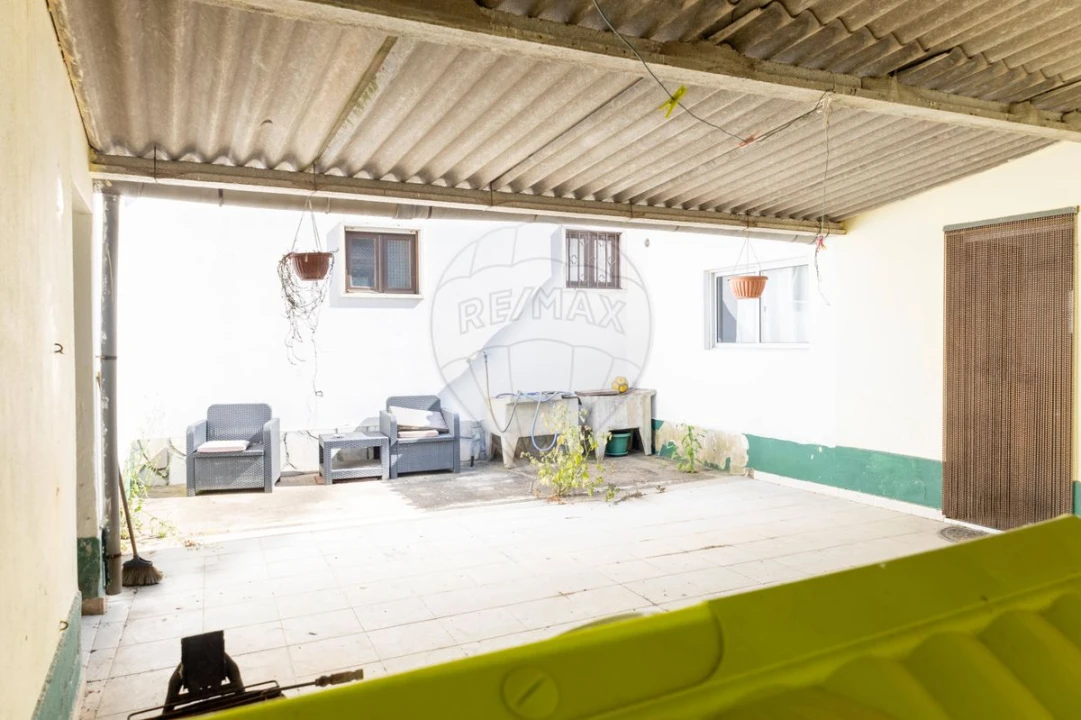 Moradia T3 para Venda em Vila Nova da Rainha Foto 23