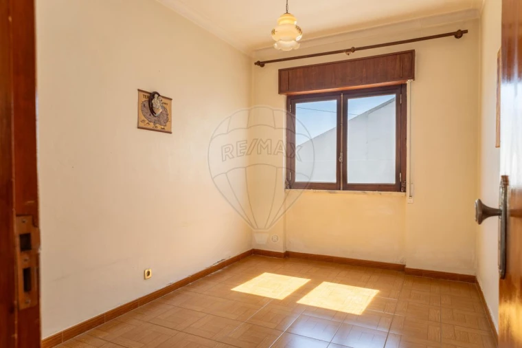 Moradia T3 para Venda em Vila Nova da Rainha Foto 15