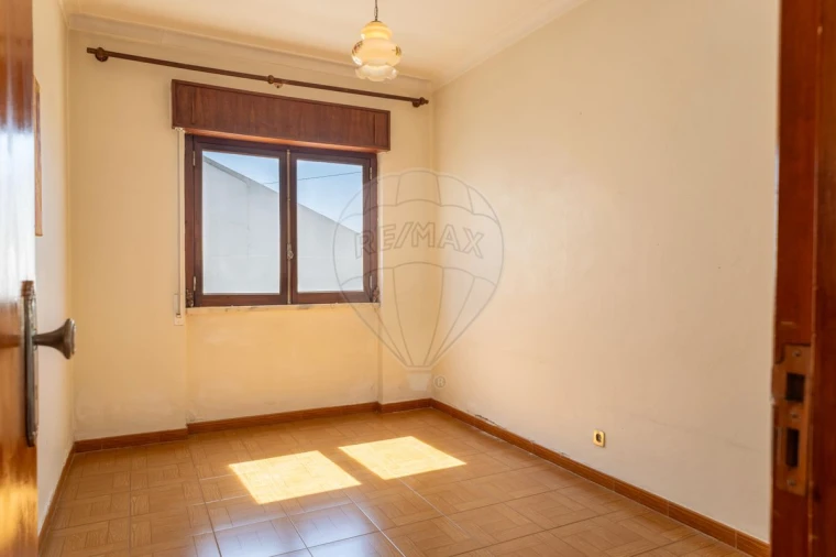 Moradia T3 para Venda em Vila Nova da Rainha Foto 17