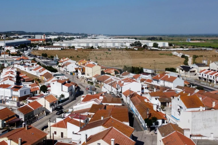 Moradia T3 para Venda em Vila Nova da Rainha Foto 46