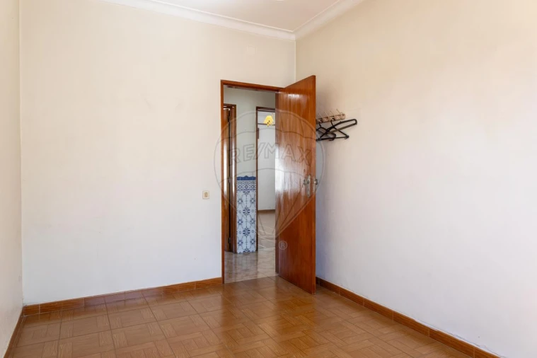 Moradia T3 para Venda em Vila Nova da Rainha Foto 16