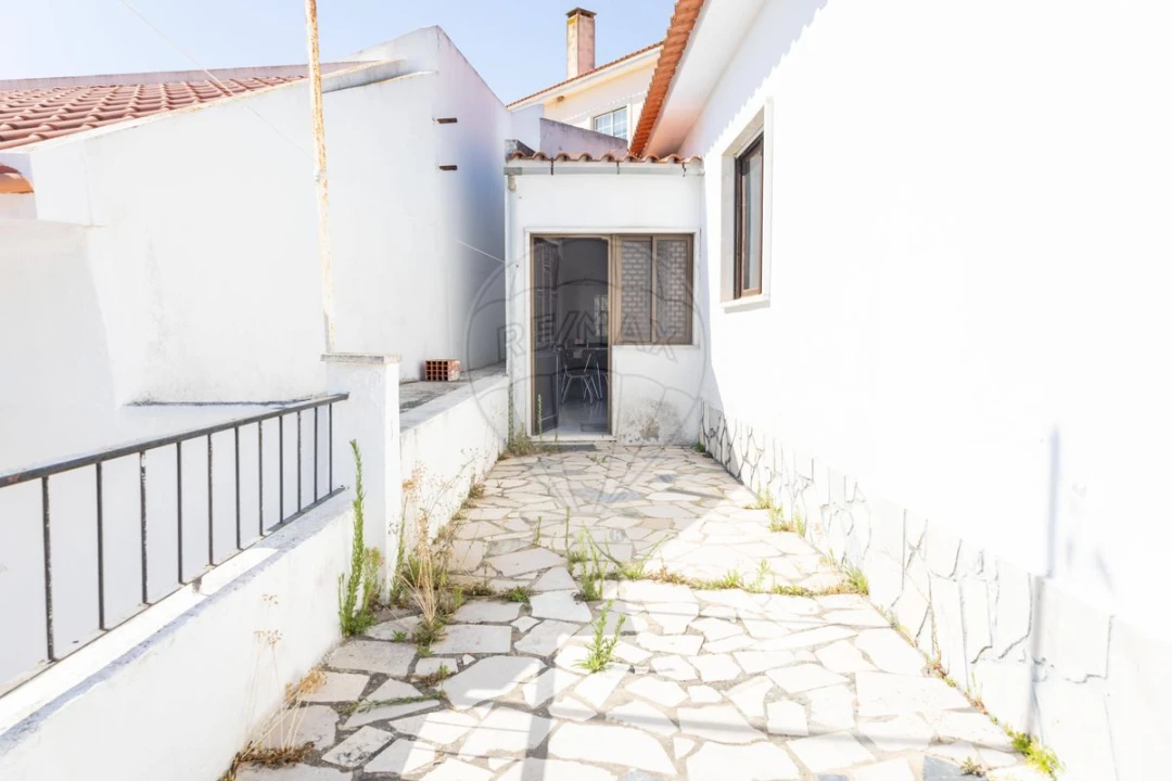 Moradia T3 para Venda em Vila Nova da Rainha Foto 32