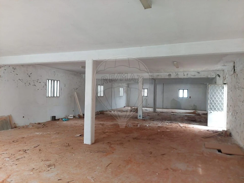 Armazém para Venda em São Jose da Lamarosa Foto 1