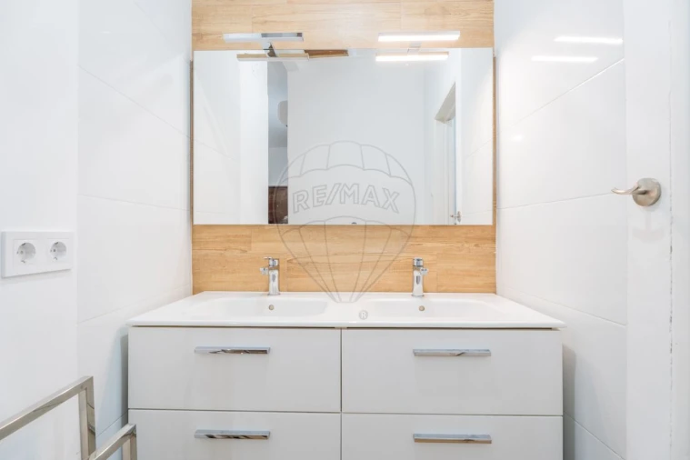 Apartamento T3 para Venda em Vila Verde dos Francos Foto 4