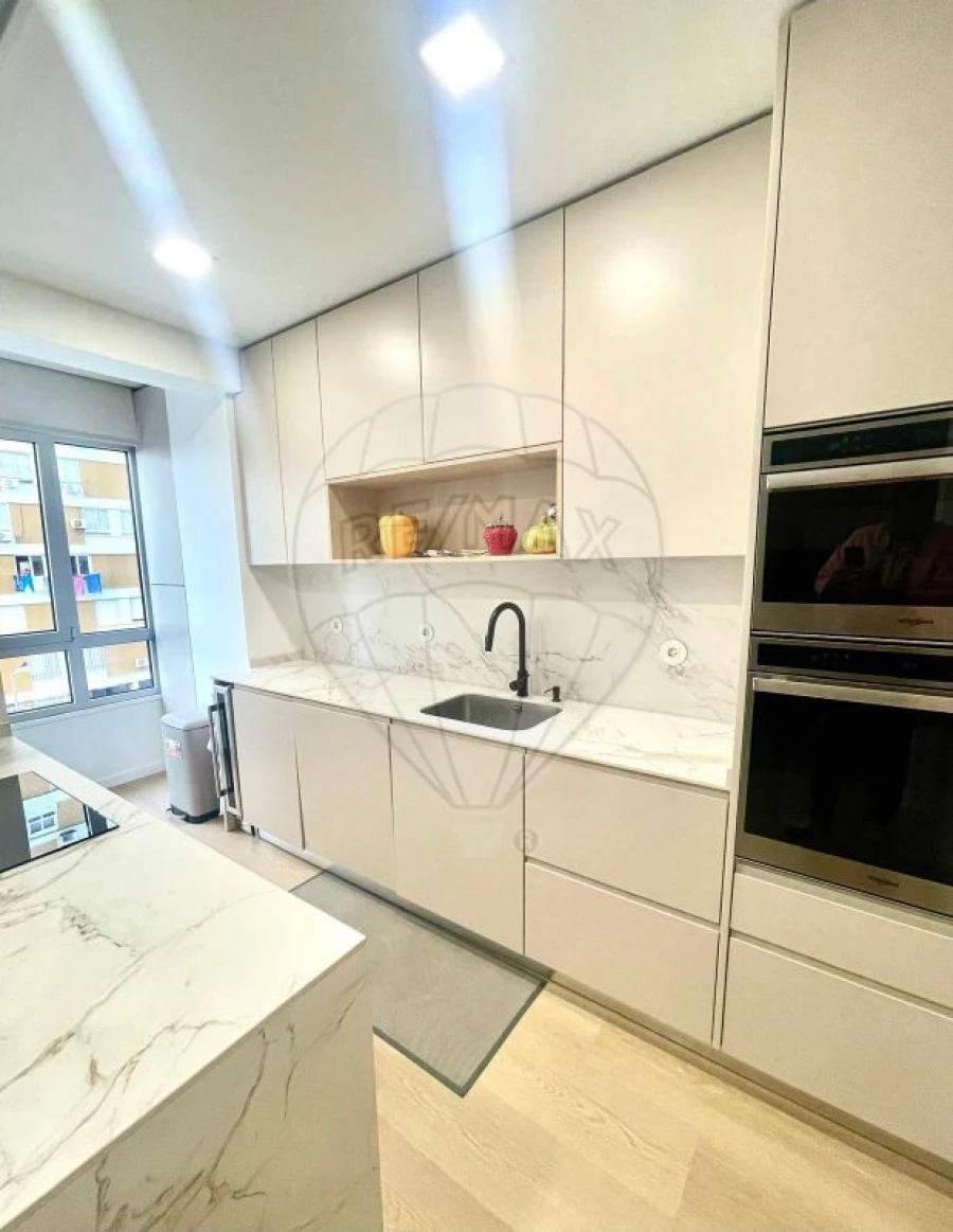 Apartamento T3 para Venda em Moscavide e Portela Foto 4