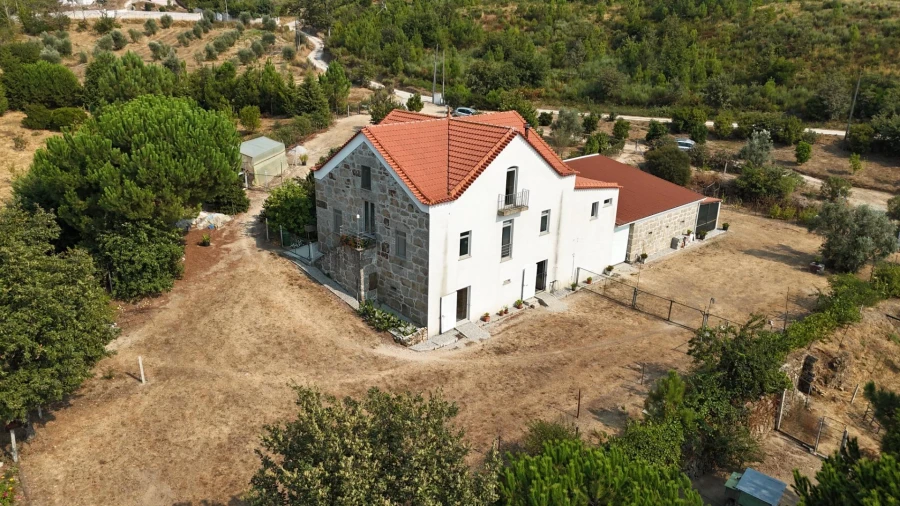 Moradia T4 para Venda em Oliveira do Hospital e São Paio de Gramaços Foto 2