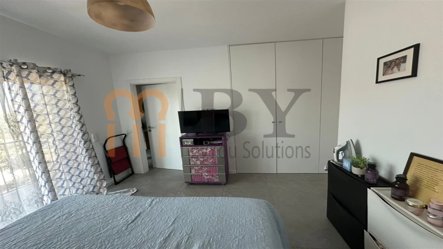 Moradia T4 para Venda em Odiaxere Foto 7