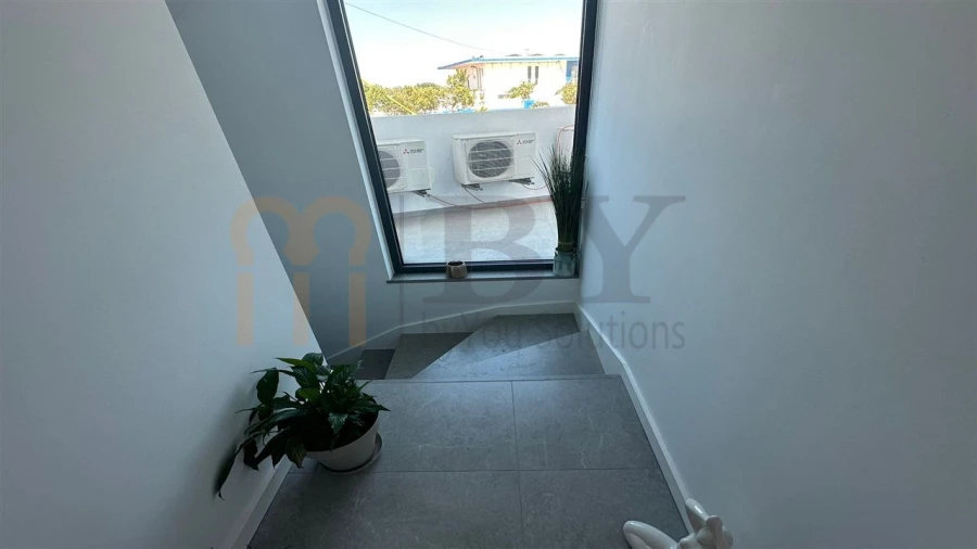 Moradia T4 para Venda em Odiaxere Foto 10