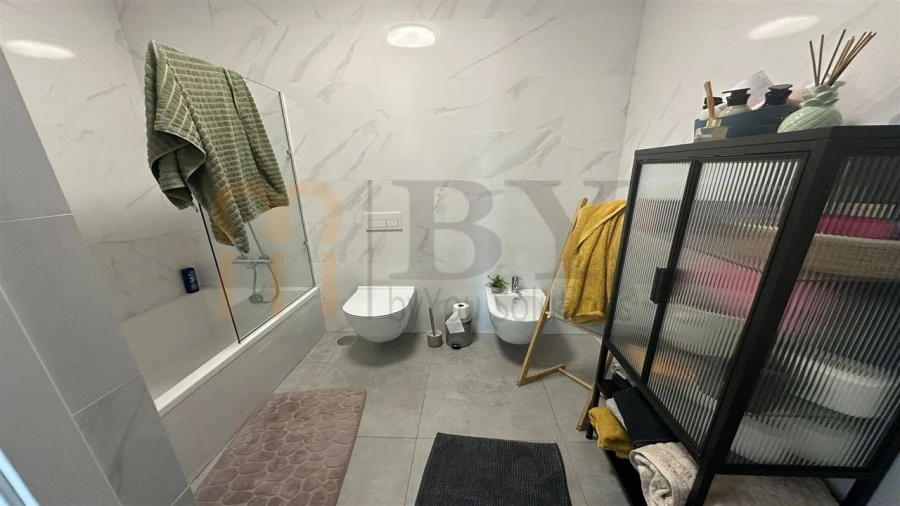 Moradia T4 para Venda em Odiaxere Foto 14