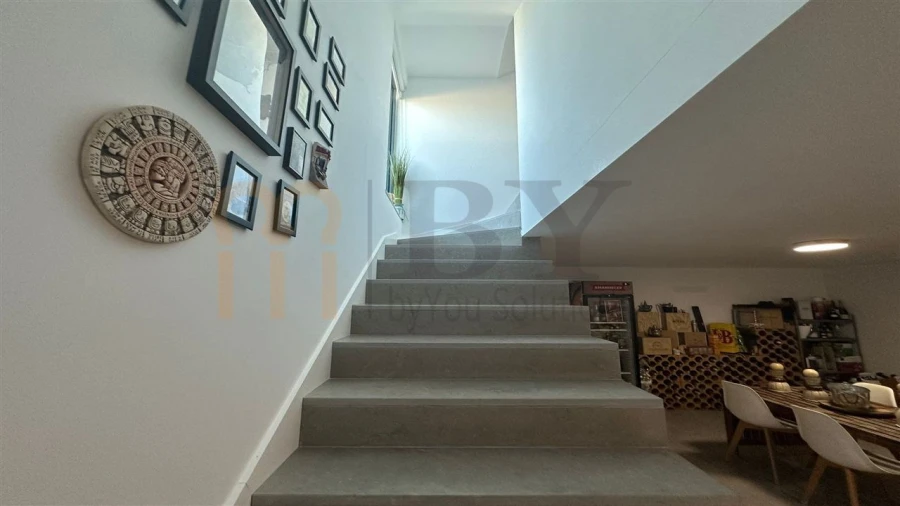 Moradia T4 para Venda em Odiaxere Foto 16