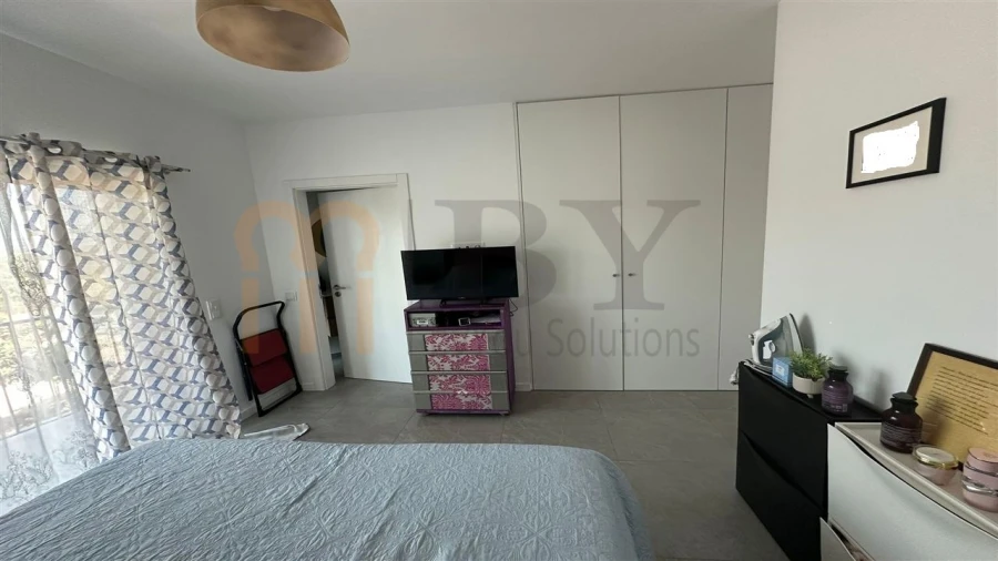 Moradia T4 para Venda em Odiaxere Foto 7