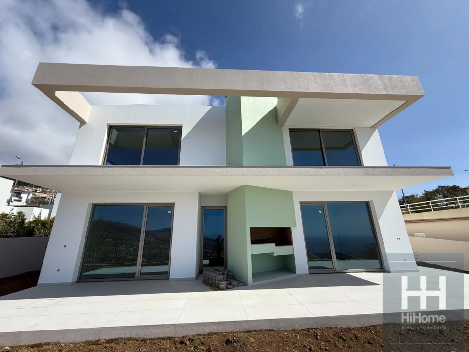 Moradia T2 para Venda em Arco da Calheta Foto 4