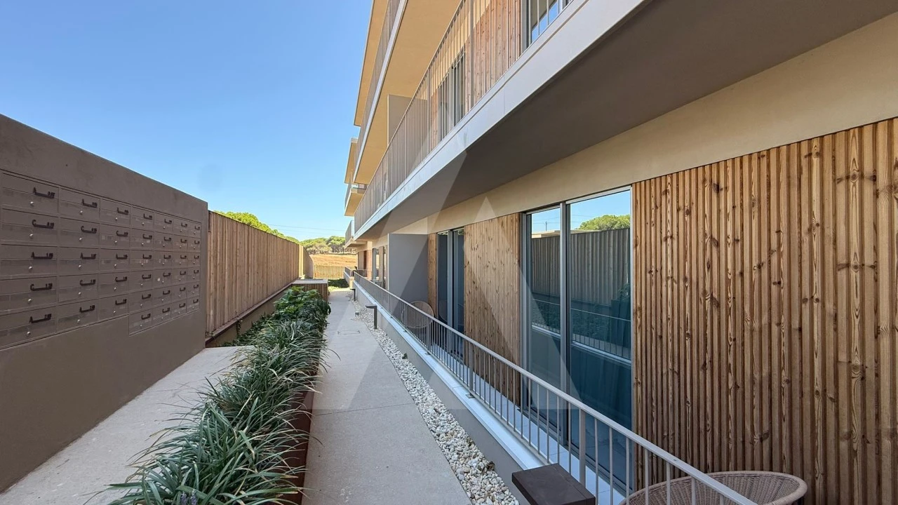 Apartamento T2 para Venda em Quarteira Foto 46