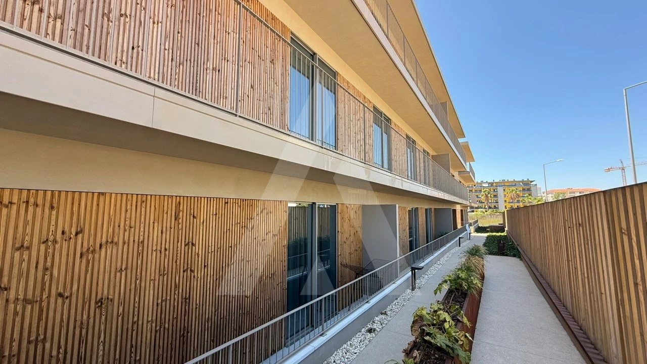 Apartamento T2 para Venda em Quarteira Foto 49
