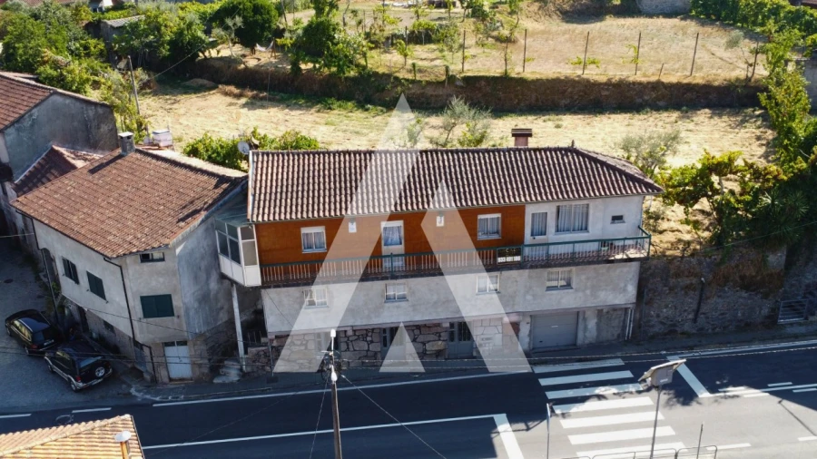 Moradia T3 para Venda em Salamonde Foto 2