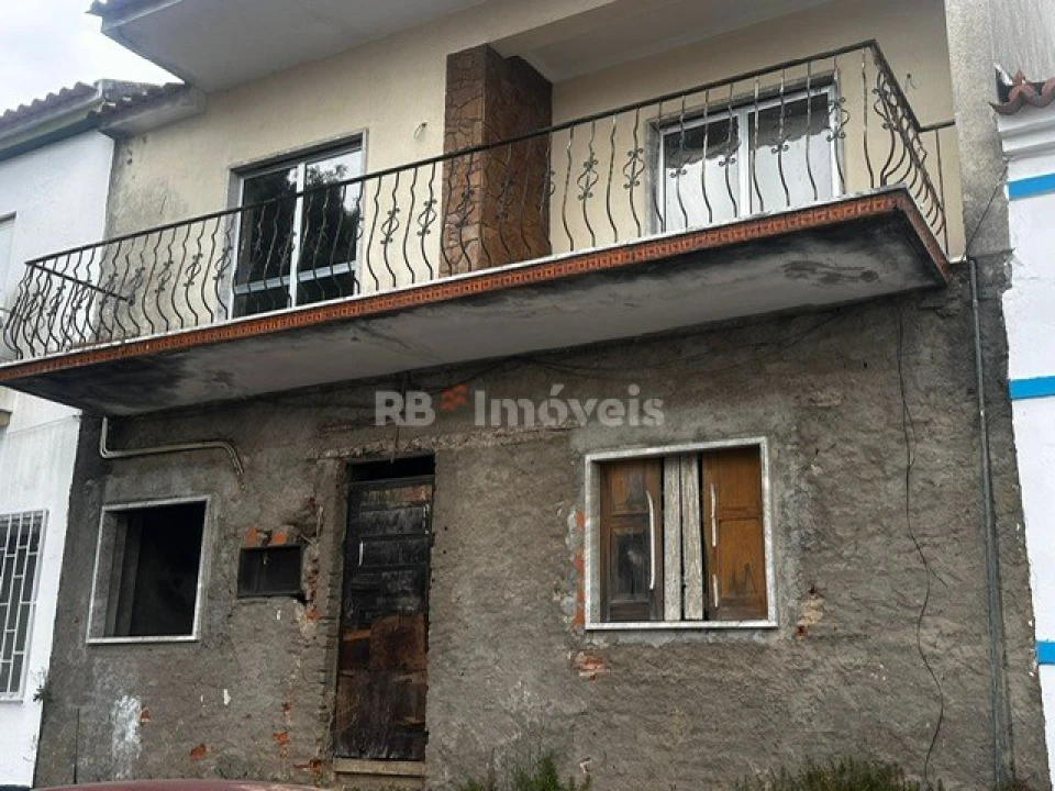 Moradia T4 para Venda em Tramagal Foto 1