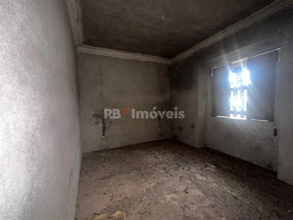 Moradia T4 para Venda em Tramagal Foto 14