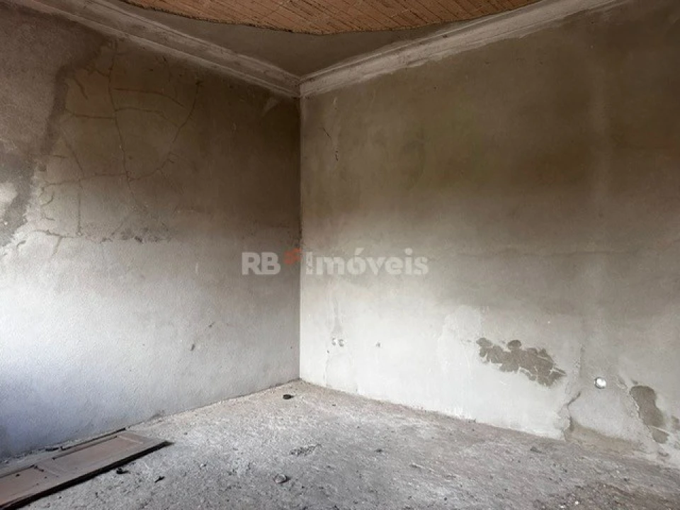 Moradia T4 para Venda em Tramagal Foto 16