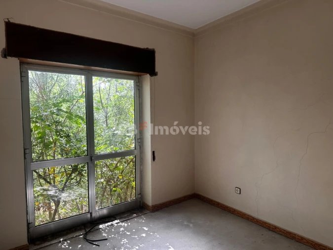 Moradia T4 para Venda em Tramagal Foto 3