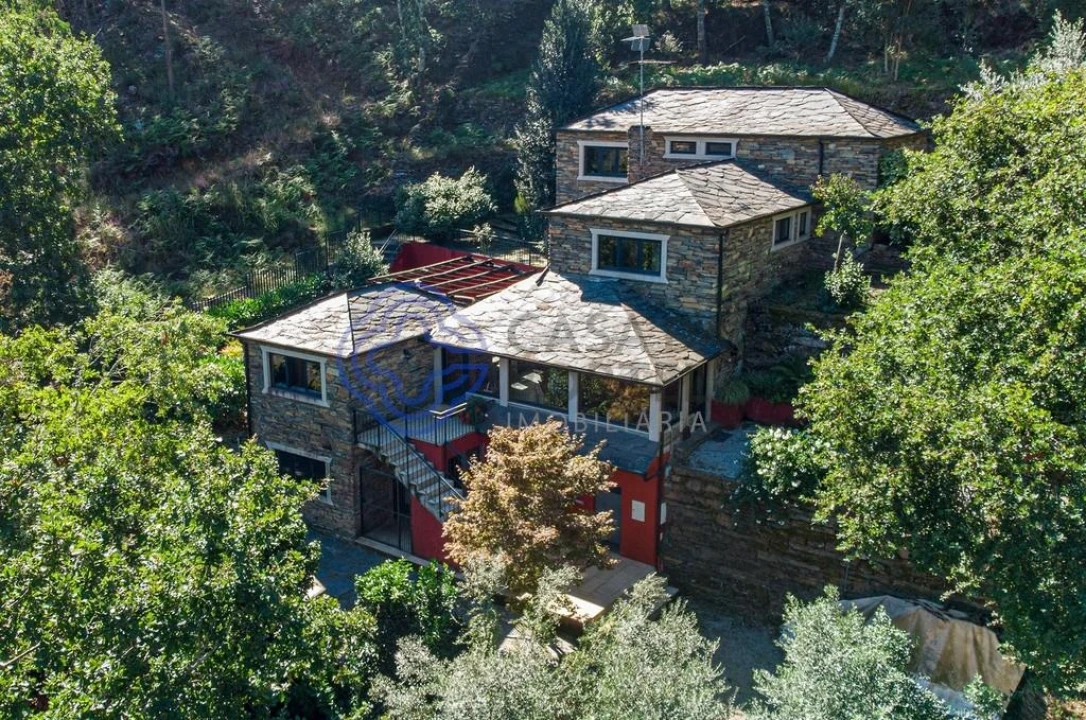 Quinta T4 para Venda em Canelas e Espiunca Foto 1